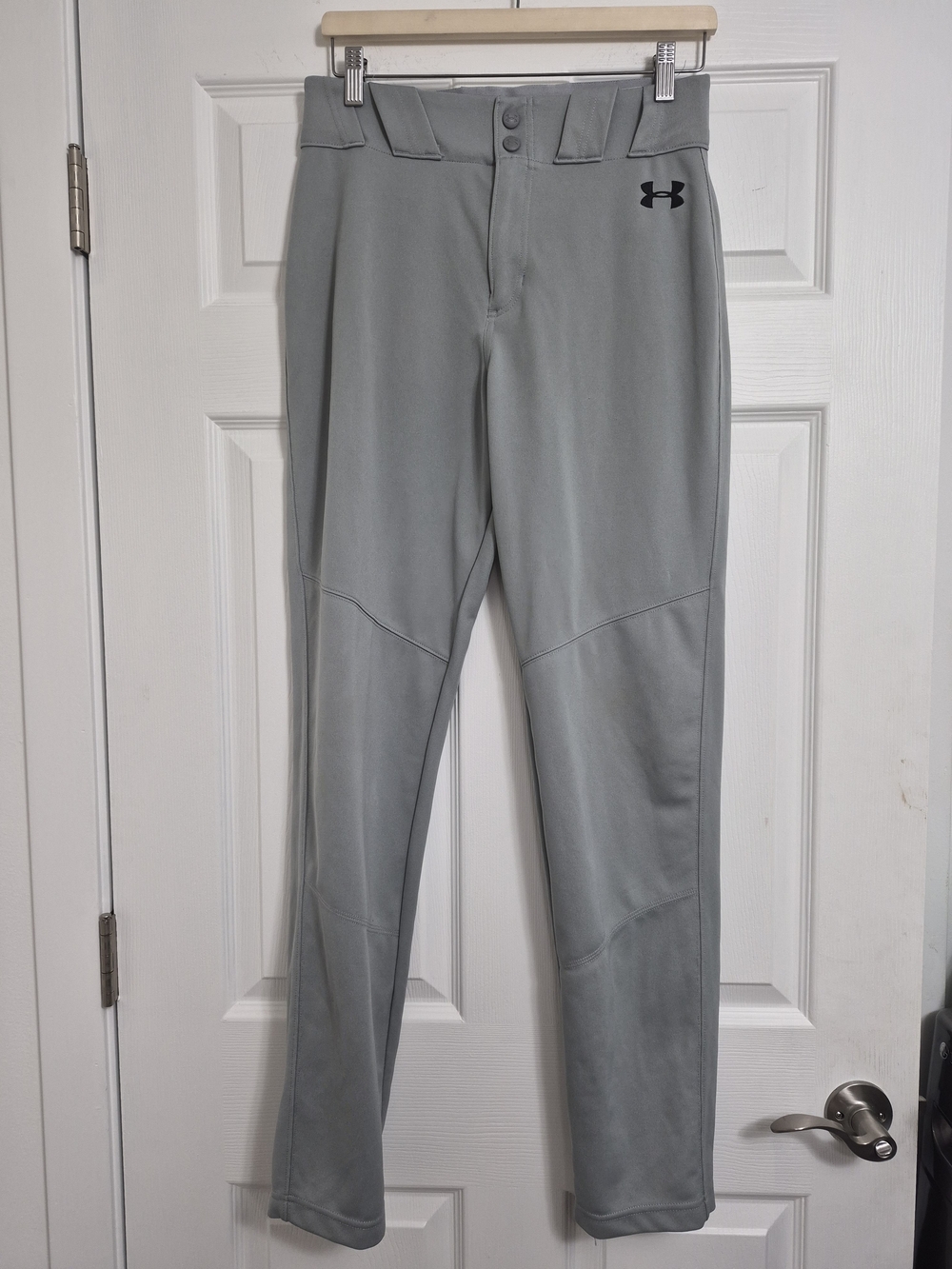 Under Armour Men’s Light Gray Athletic Joggers